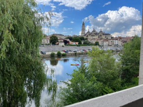 Balcon sur la rivière